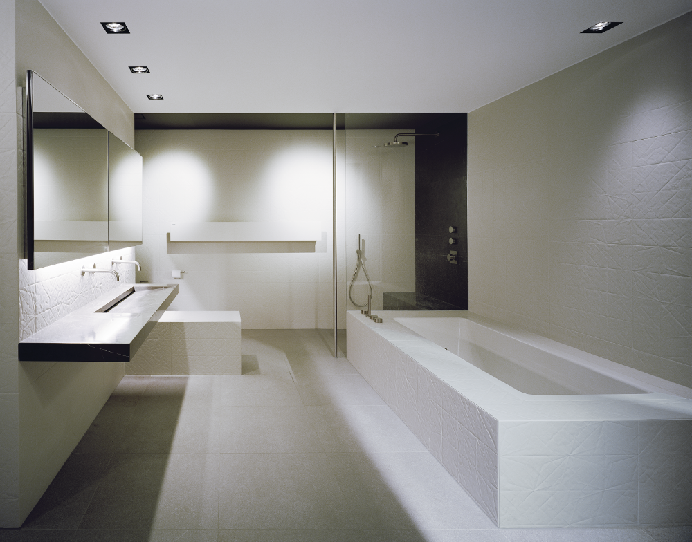 Haus in Moos Badbeleuchtung Multiple trimless von Modular Lighting Instruments