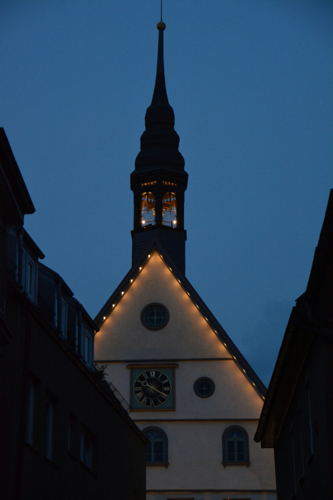 Sanierung Rathaus Bad Cannstatt Außenansicht bei Nacht