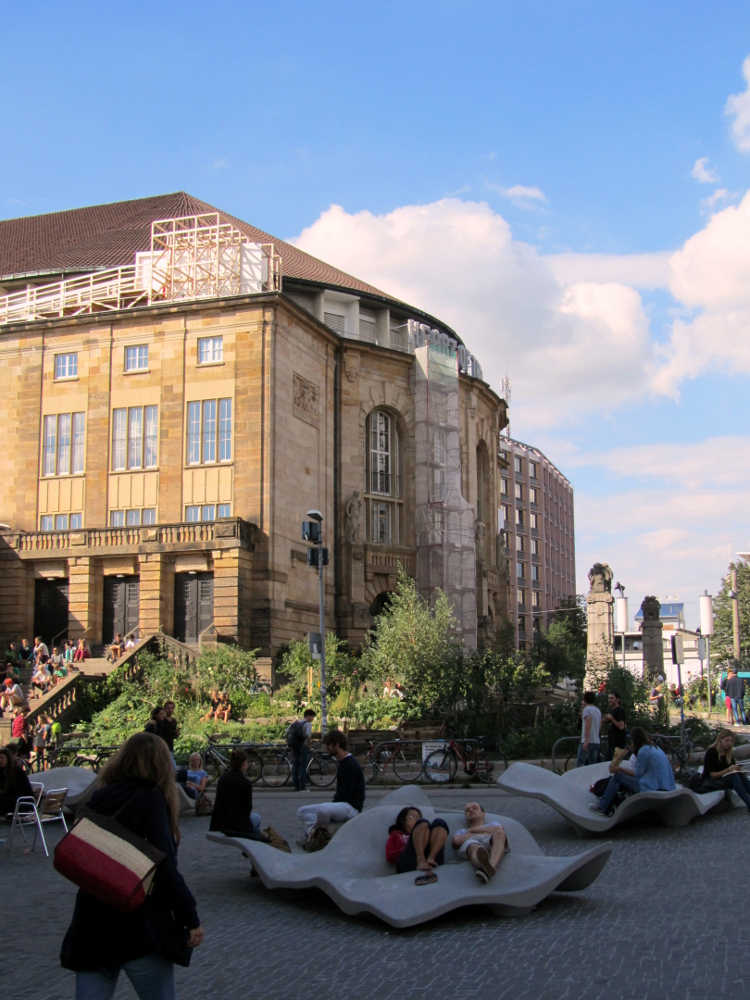 Lungo Mare von Escofet vor der Universitätsbibliothek Freiburg