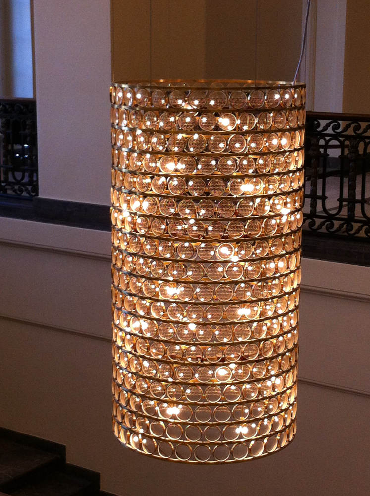 Villa Reitzenstein Nahaufnahme Kronleuchter da ma von Viabizzuno