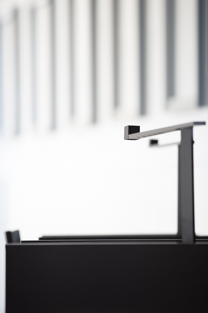 Schaudt Rechtsanwälte Stuttgart Nahaufnahme der Viabizzuno Leuchte si gira