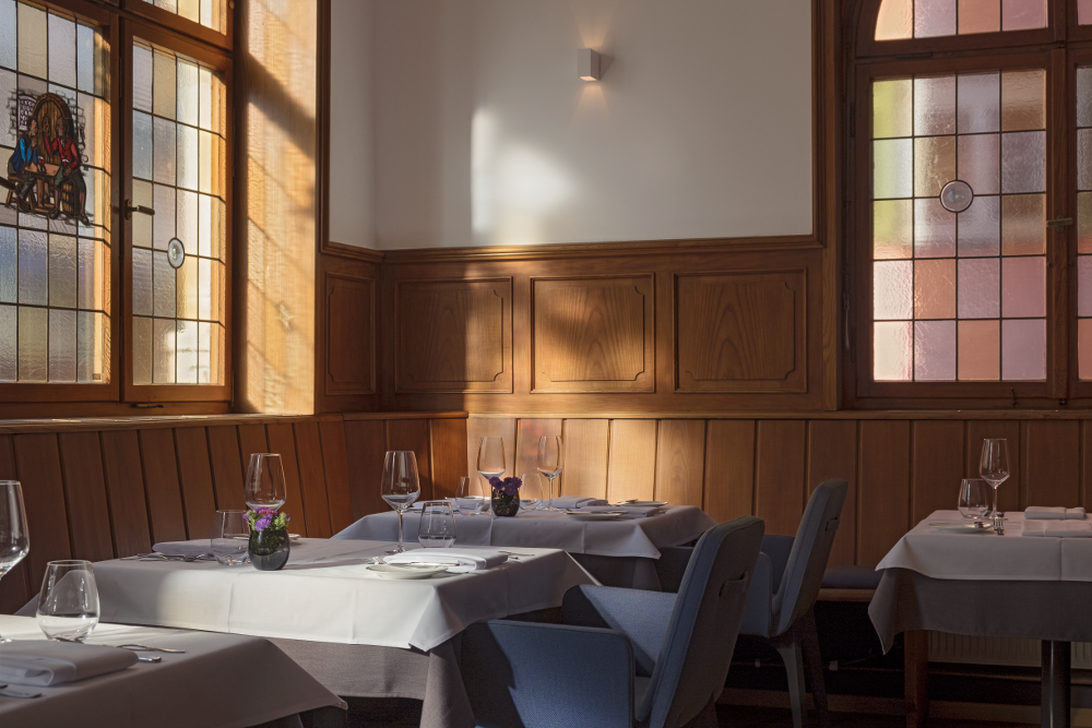 Restaurant Fässle in Degerloch mit neuen Wandleuchten von Viabizzuno