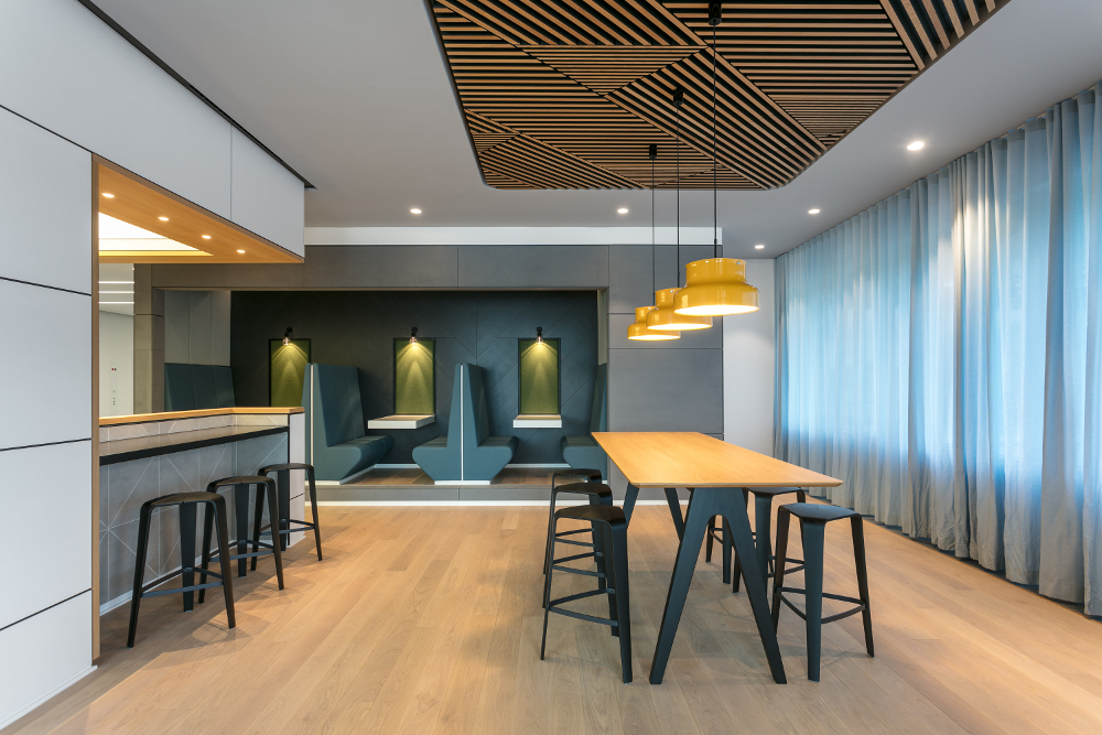 Stadtwerke Karlsruhe Wandbeleuchtung mit n55 parete con braccio von Viabizzuno