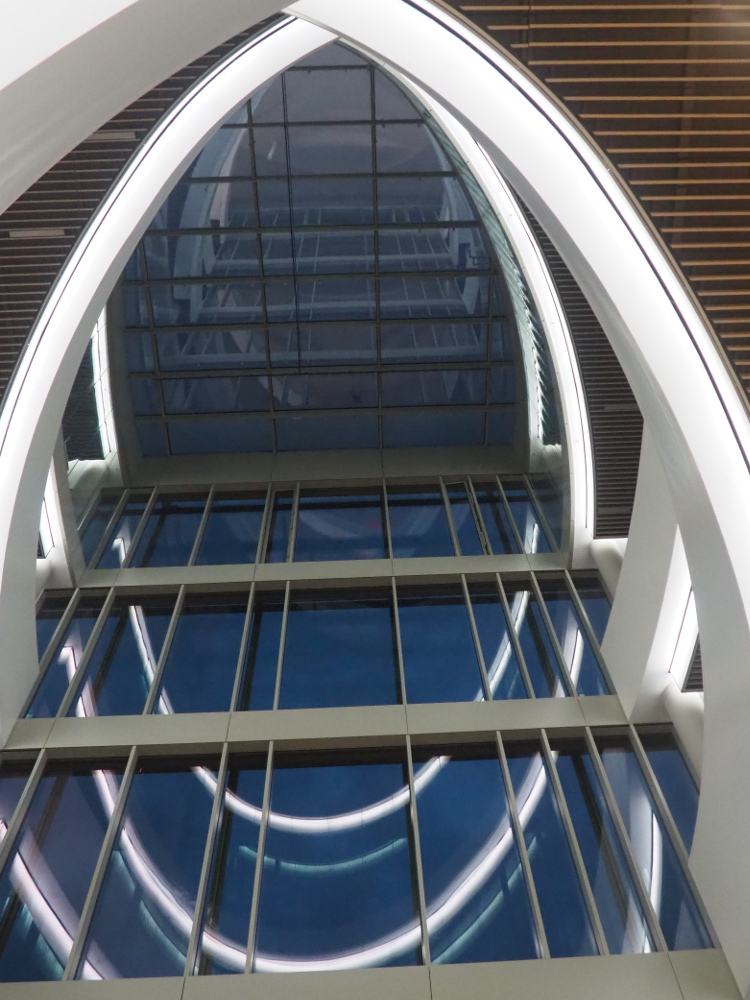 LED-Sonderpanels im Atrium der Bibliothek Bildungscampus Heilbronn